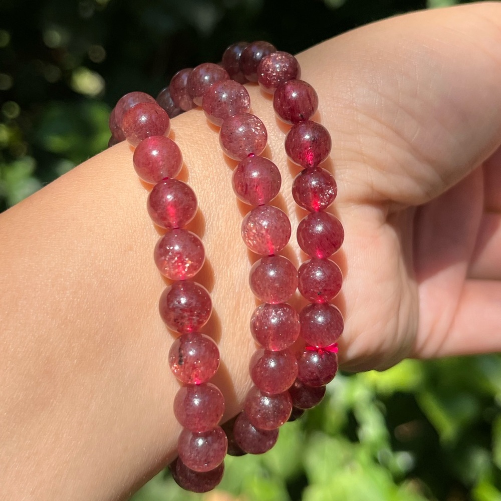 8mm flashy stretchable strawberry Quartz bracelet